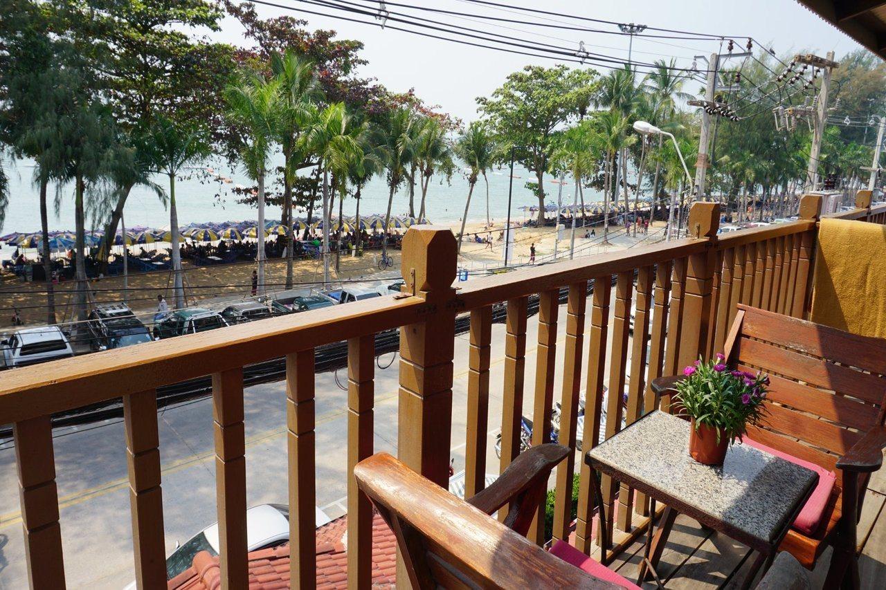 Jomtien Boathouse Hotel Pattaya Exterior photo