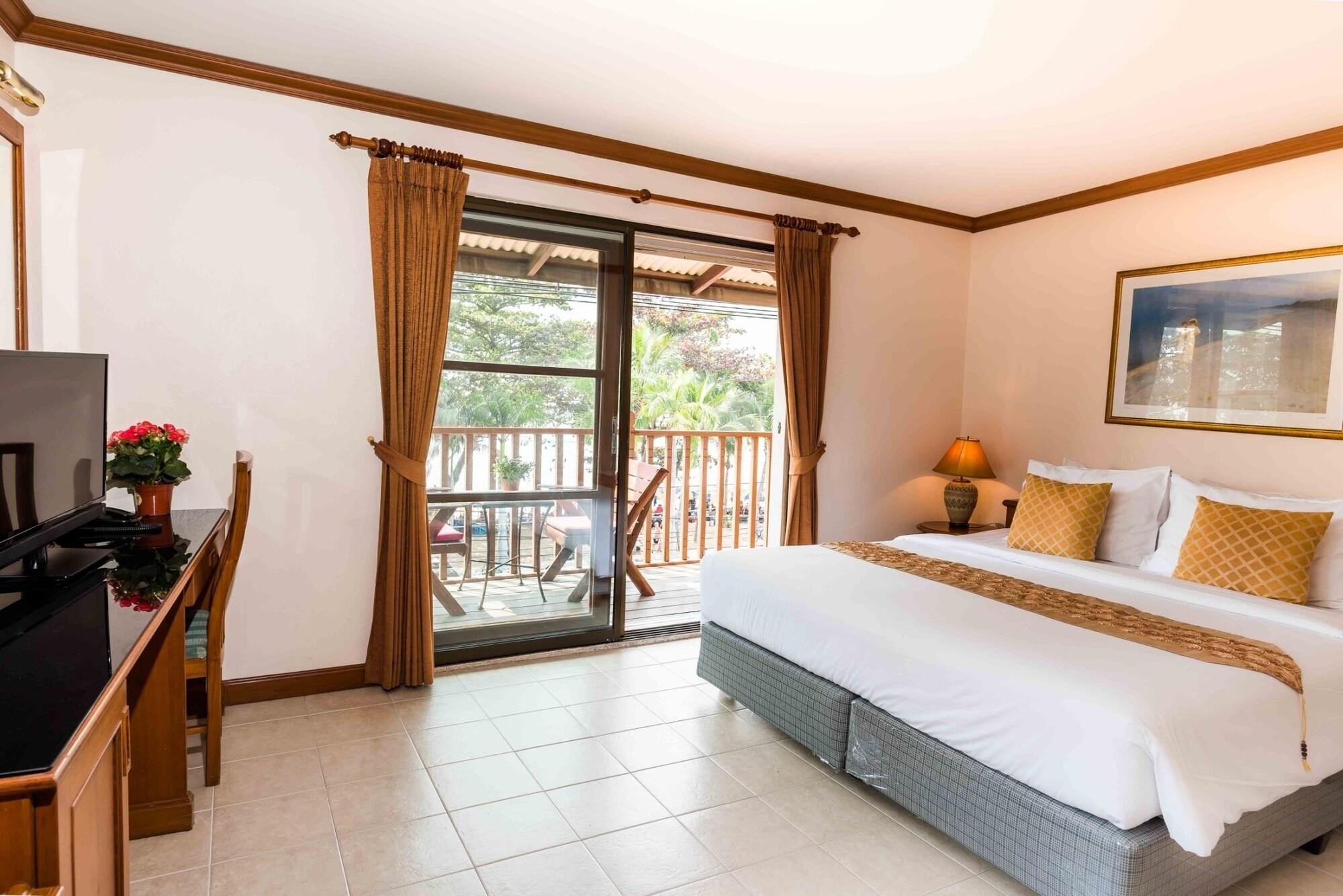 Jomtien Boathouse Hotel Pattaya Exterior photo